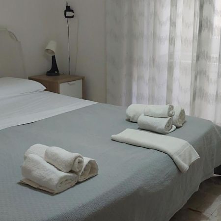 Home Di F Naples Luaran gambar