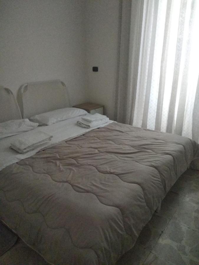 Home Di F Naples Luaran gambar