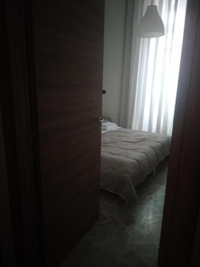Home Di F Naples Luaran gambar