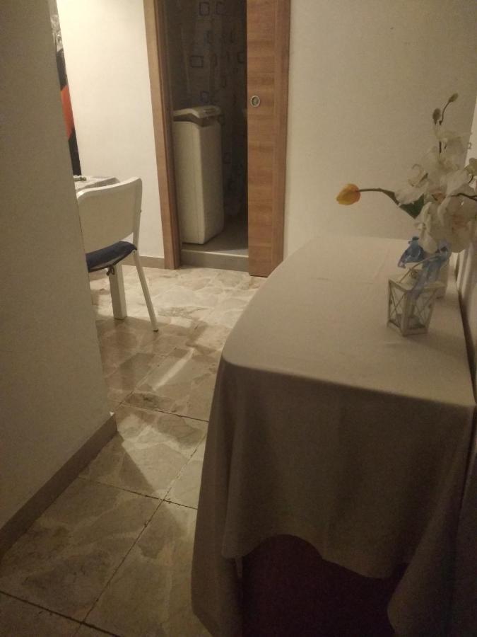 Home Di F Naples Luaran gambar