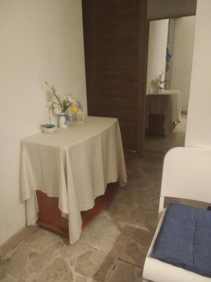 Home Di F Naples Luaran gambar