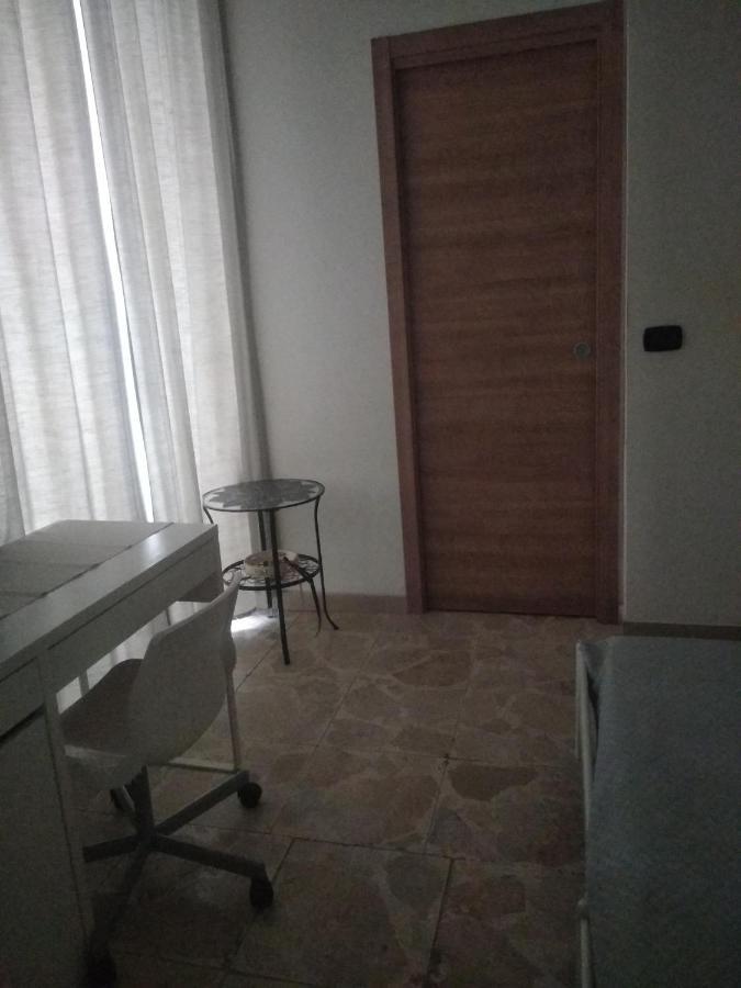 Home Di F Naples Luaran gambar